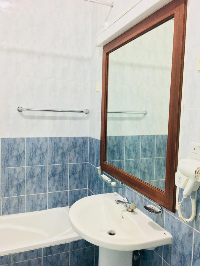 Dama Hotel Duba Bilik gambar